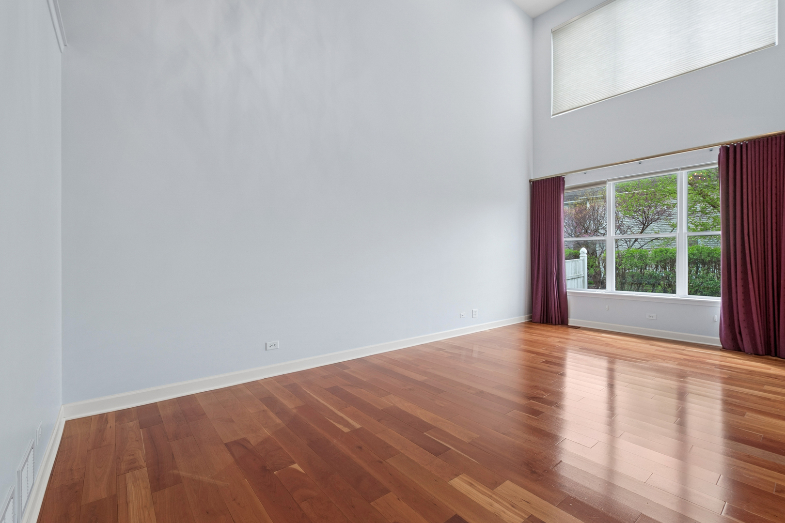 9012 Buckingham Park Drive, Des Plaines, IL