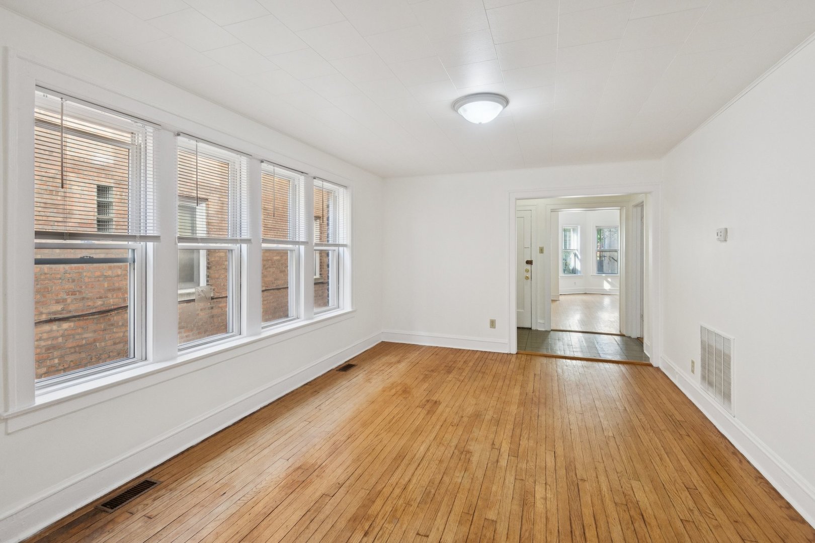 2249 W ARTHUR Avenue, Chicago, IL