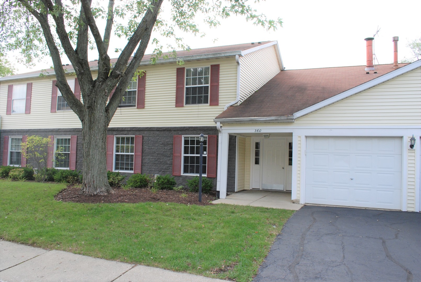 360 NEWPORT Lane #C1, Bartlett, IL
