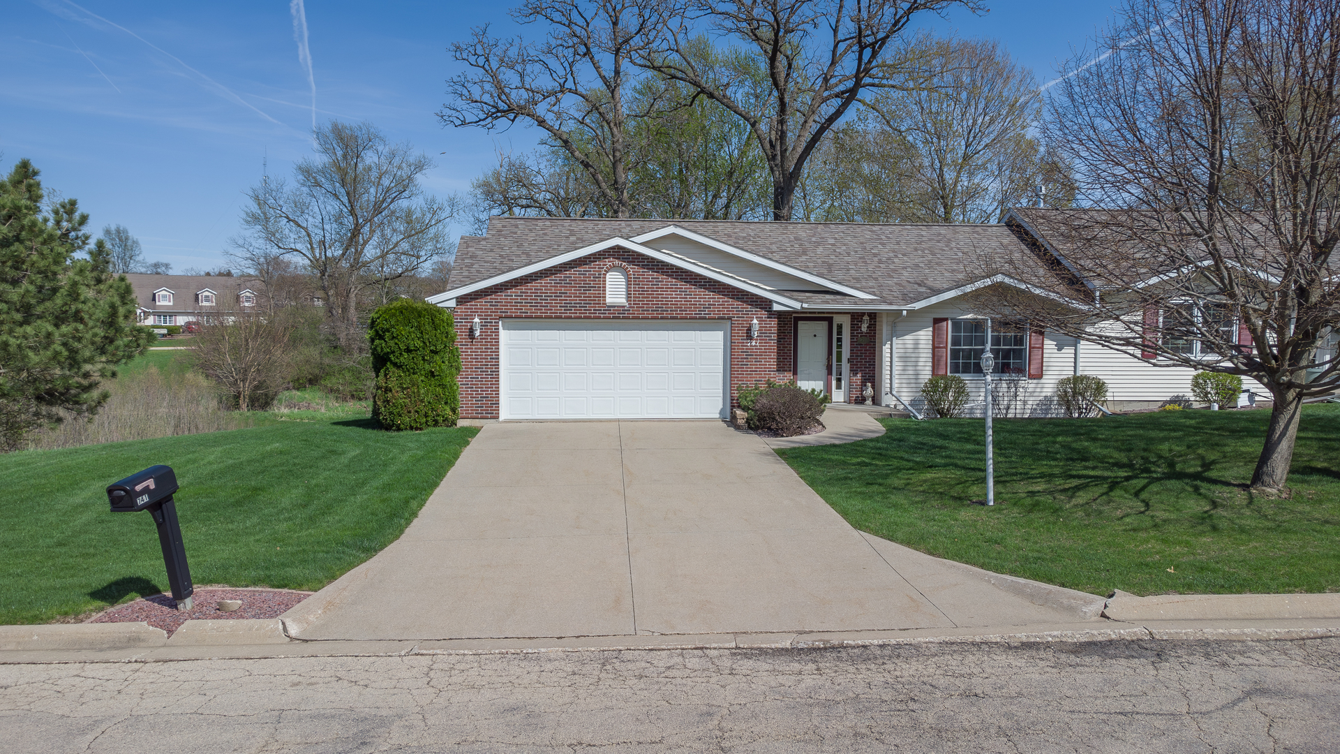 741 S Parkcrest Drive #741, Freeport, IL