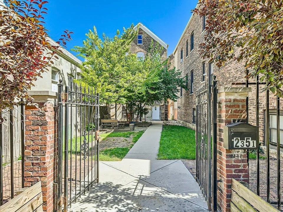 2351 S Whipple Street, Chicago, IL