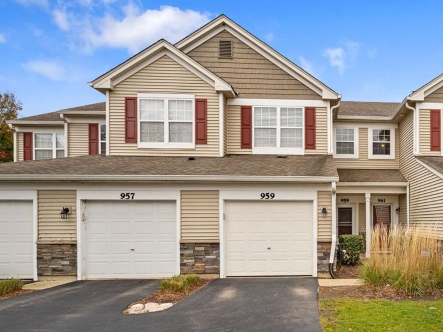 959 Genesee Drive, Naperville, IL