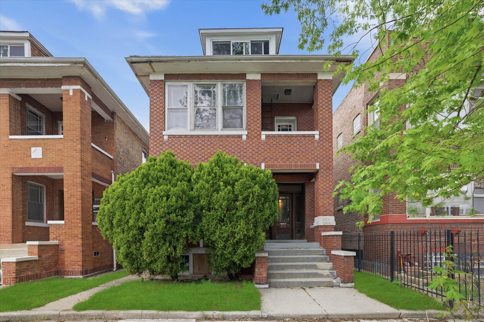 6734 S Maplewood Avenue, Chicago, IL