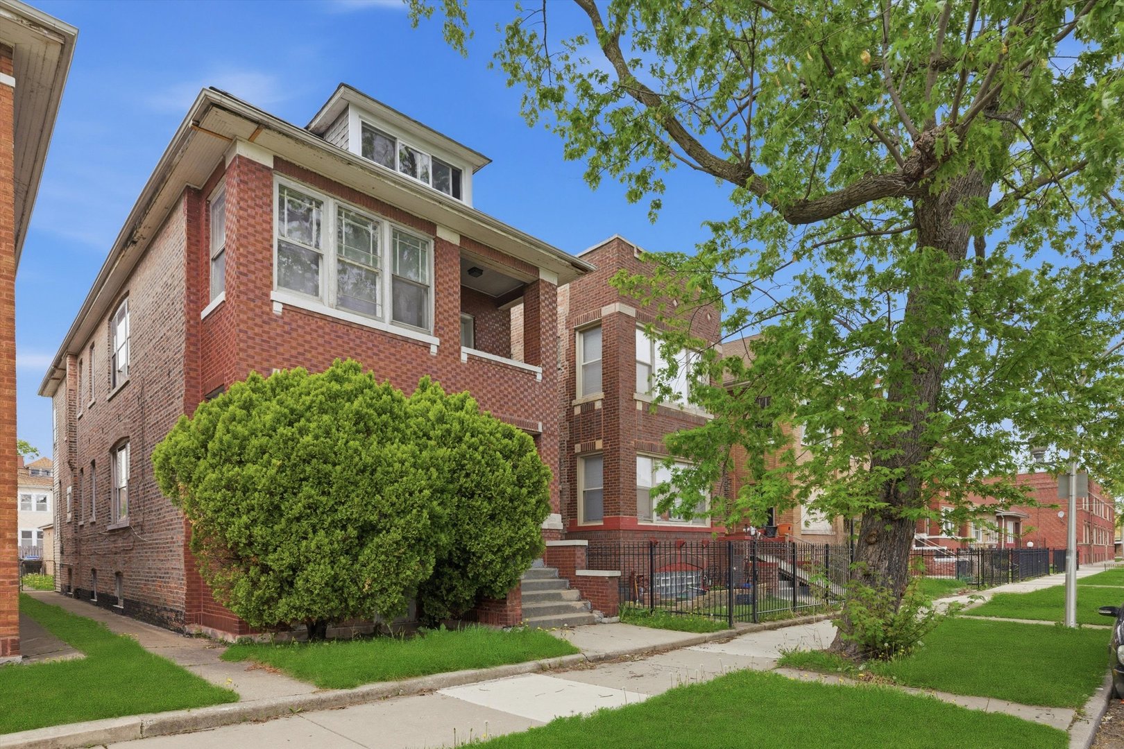 6734 S Maplewood Avenue, Chicago, IL