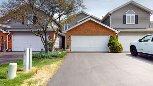 8305 Highpoint Circle #F, Darien, IL