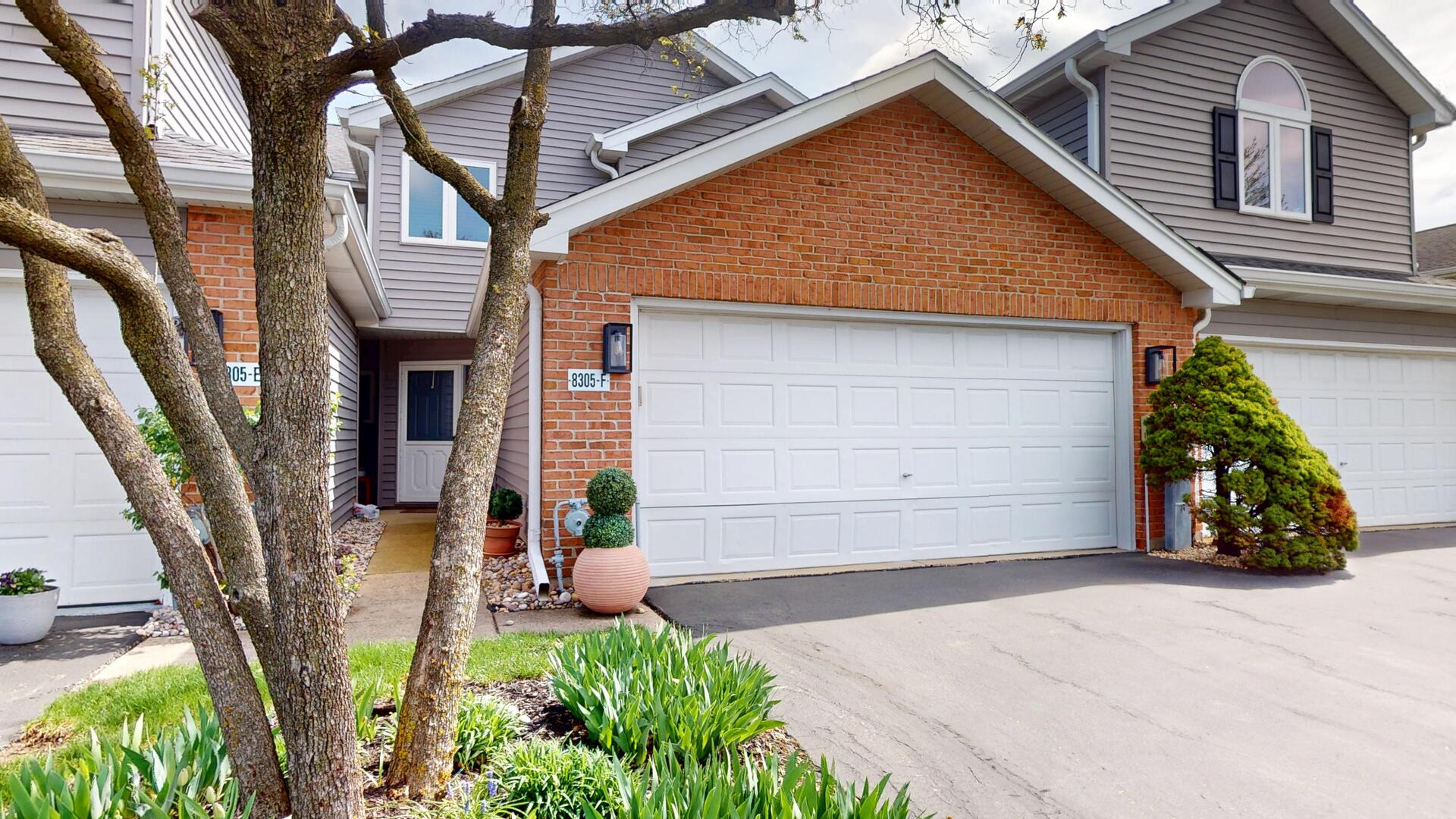 8305 Highpoint Circle #F, Darien, IL