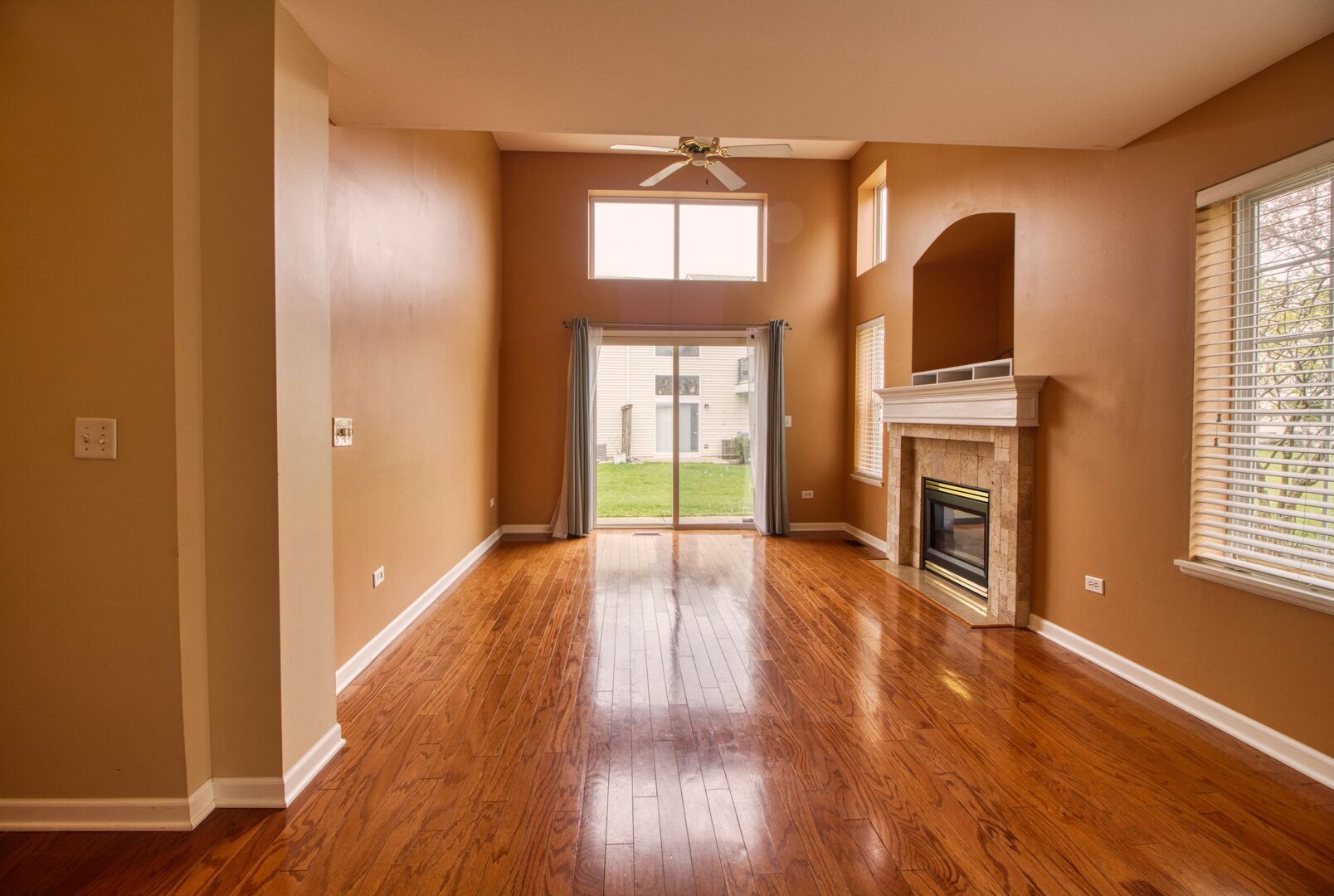 1160 Hawthorne Lane #1160, Elk Grove Village, IL