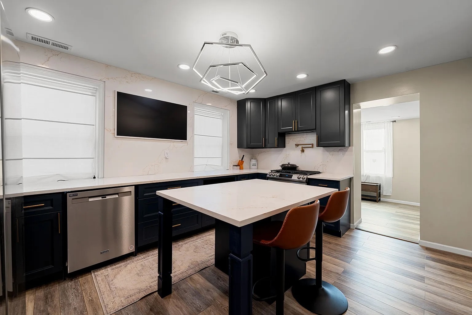814 N Hermitage Avenue, Chicago, IL