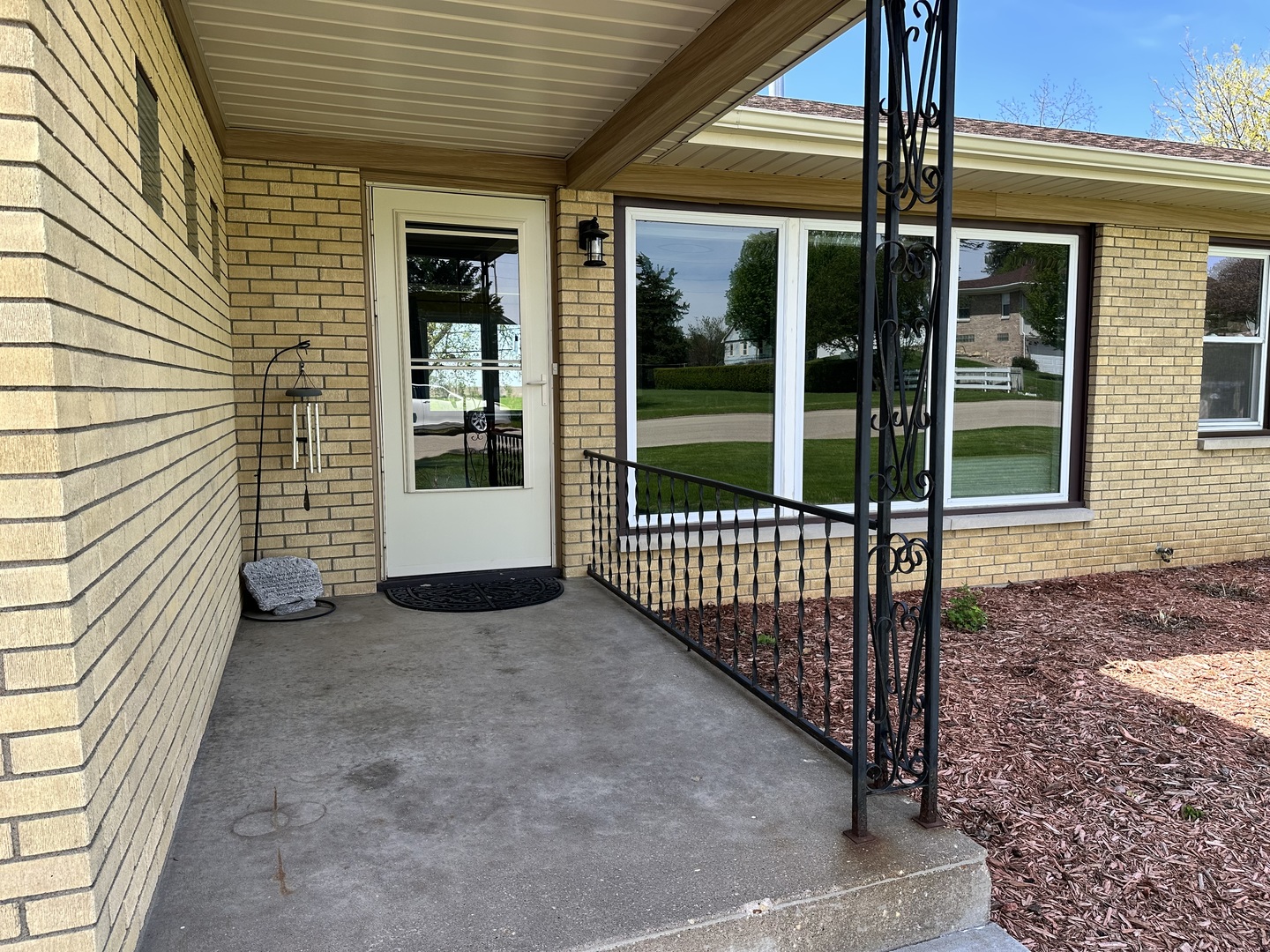 3806 Eagle Heights Drive, Clinton, IA