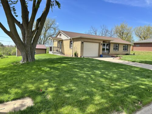3806 Eagle Heights Drive, Clinton, IA