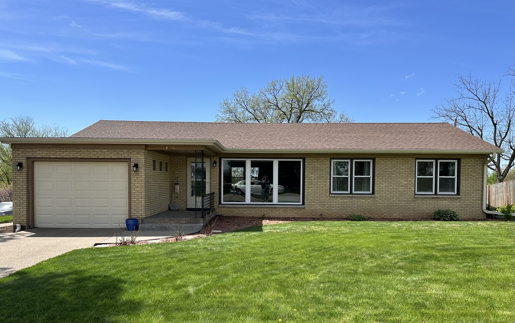 3806 Eagle Heights Drive, Clinton, IA
