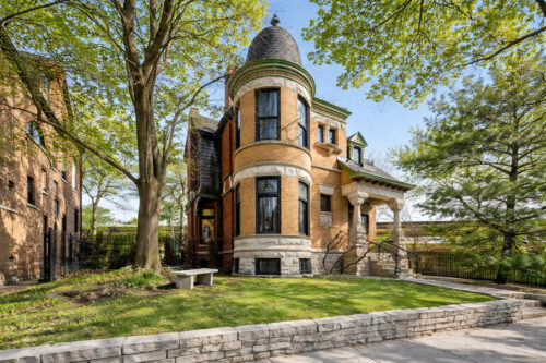 2138 W Caton Street, Chicago, IL