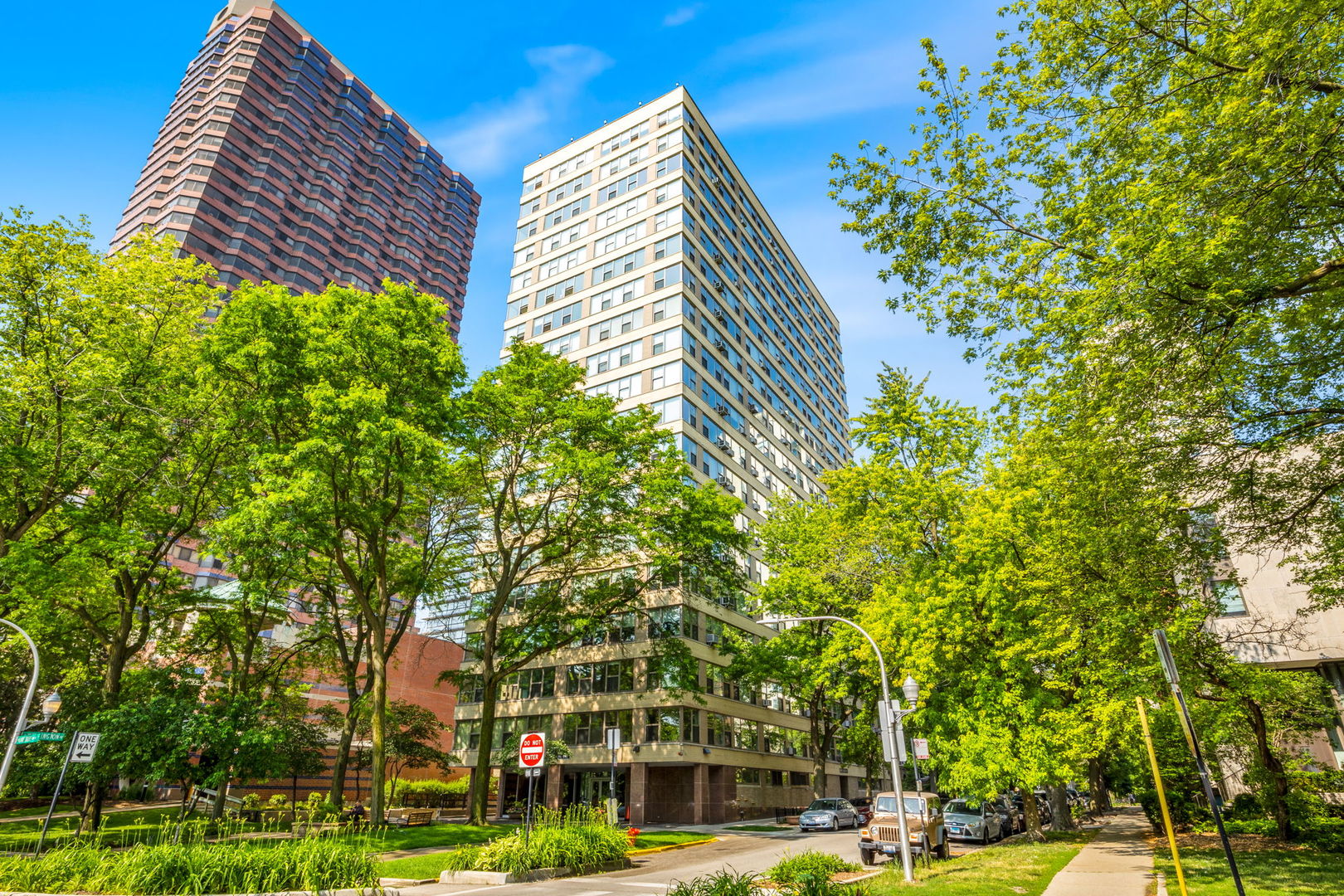 2970 N Lake Shore Drive #2C, Chicago, IL