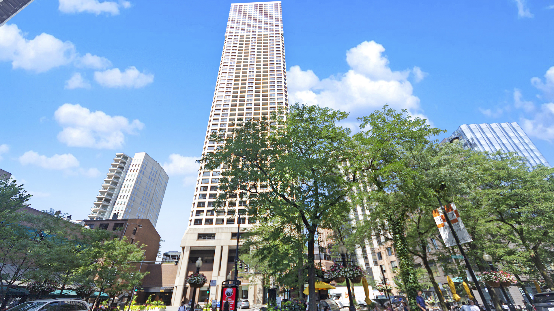 1030 N STATE Street #2GH, Chicago, IL