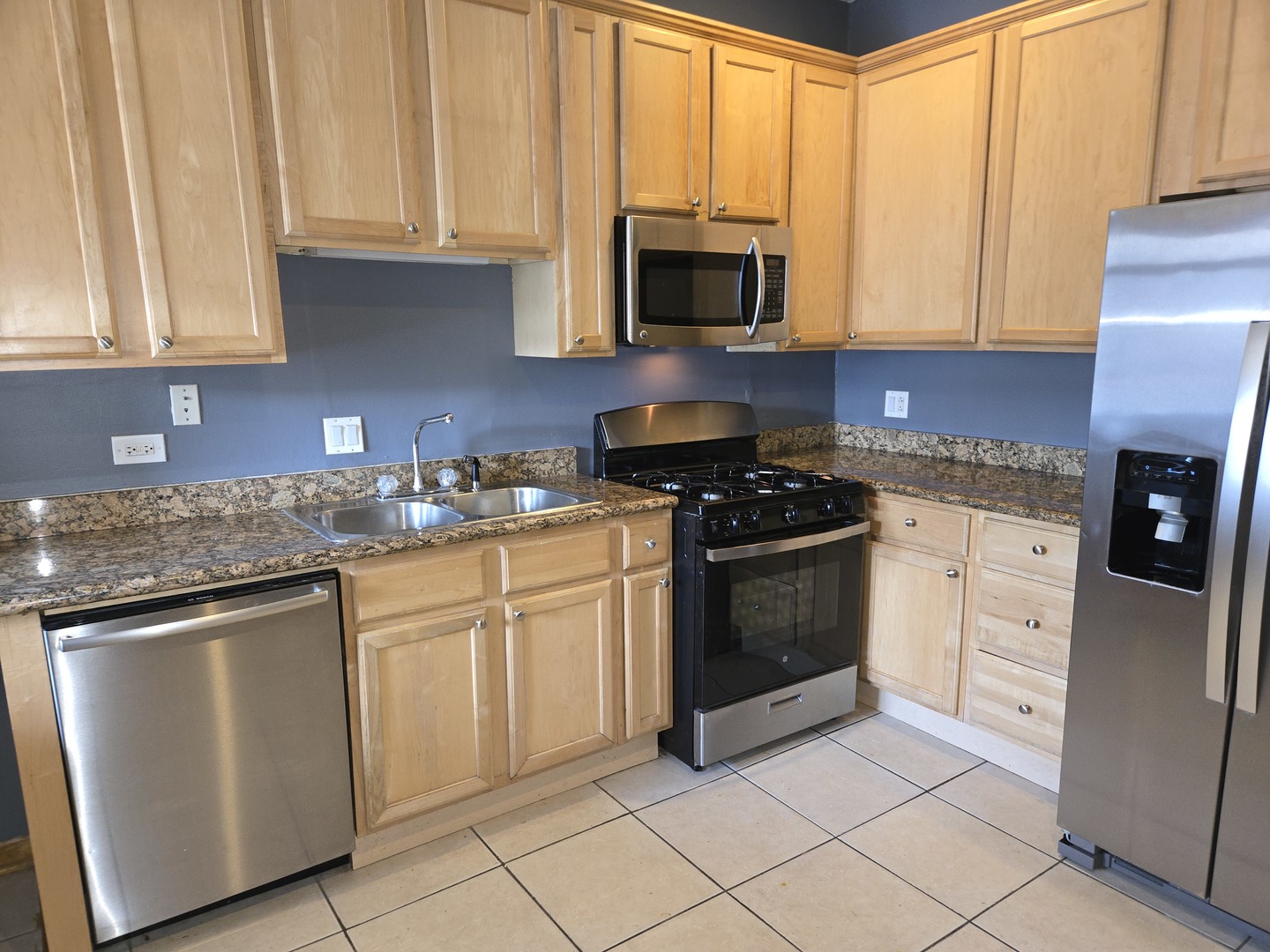 948 N California Avenue, Chicago, IL