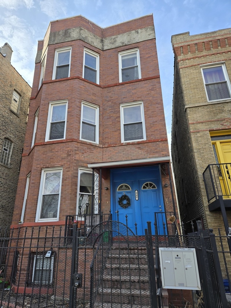 948 N California Avenue, Chicago, IL