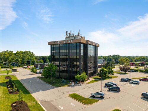 2550 MIDDLE Road #506, Bettendorf, IA