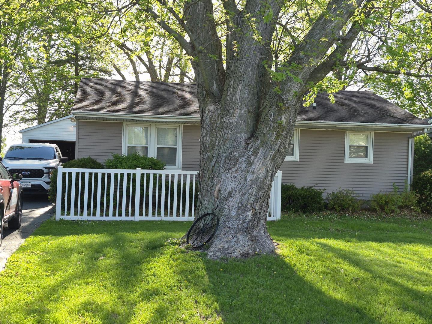 203 S Yates Street, Alpha, IL