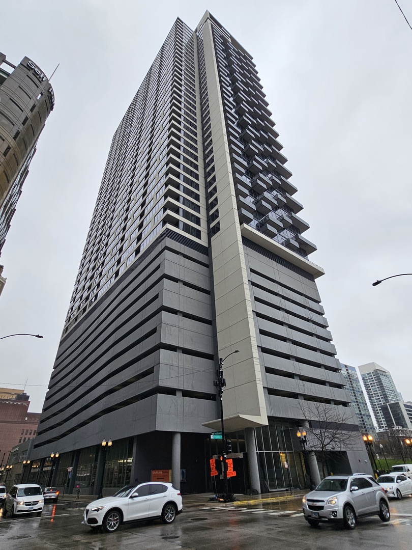 235 W Van Buren Street #2202, Chicago, IL
