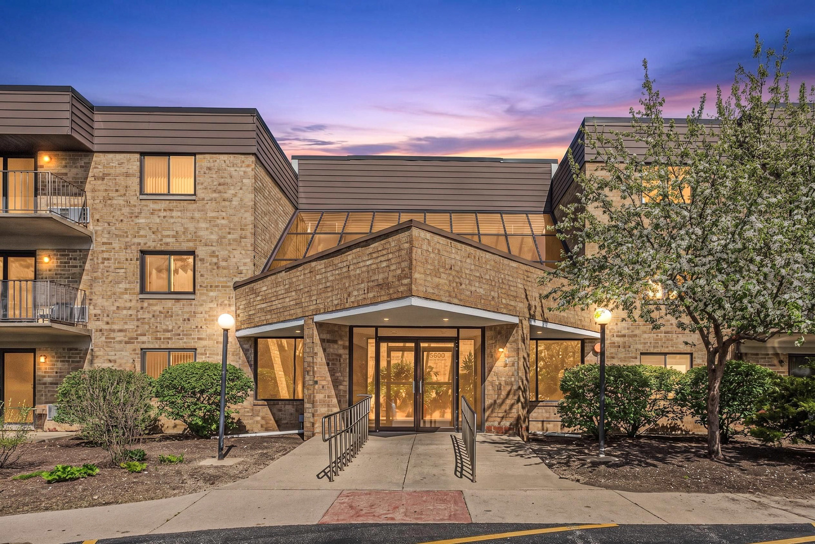 5600 ASTOR Lane #320, Rolling Meadows, IL