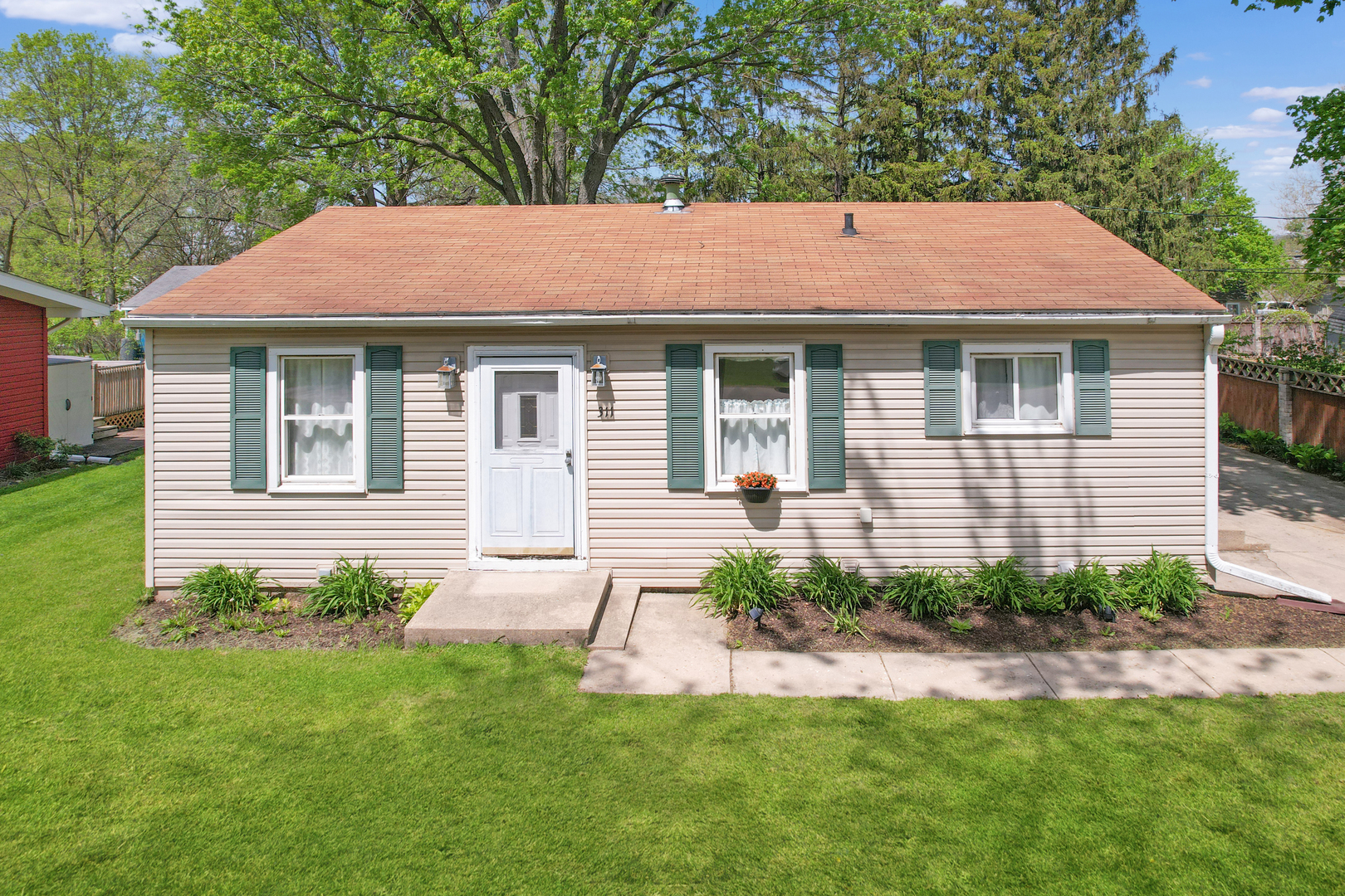 311 E Jones Street, Plano, IL