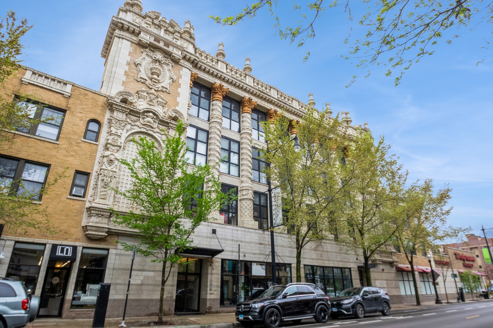 1635 W Belmont Avenue #320, Chicago, IL