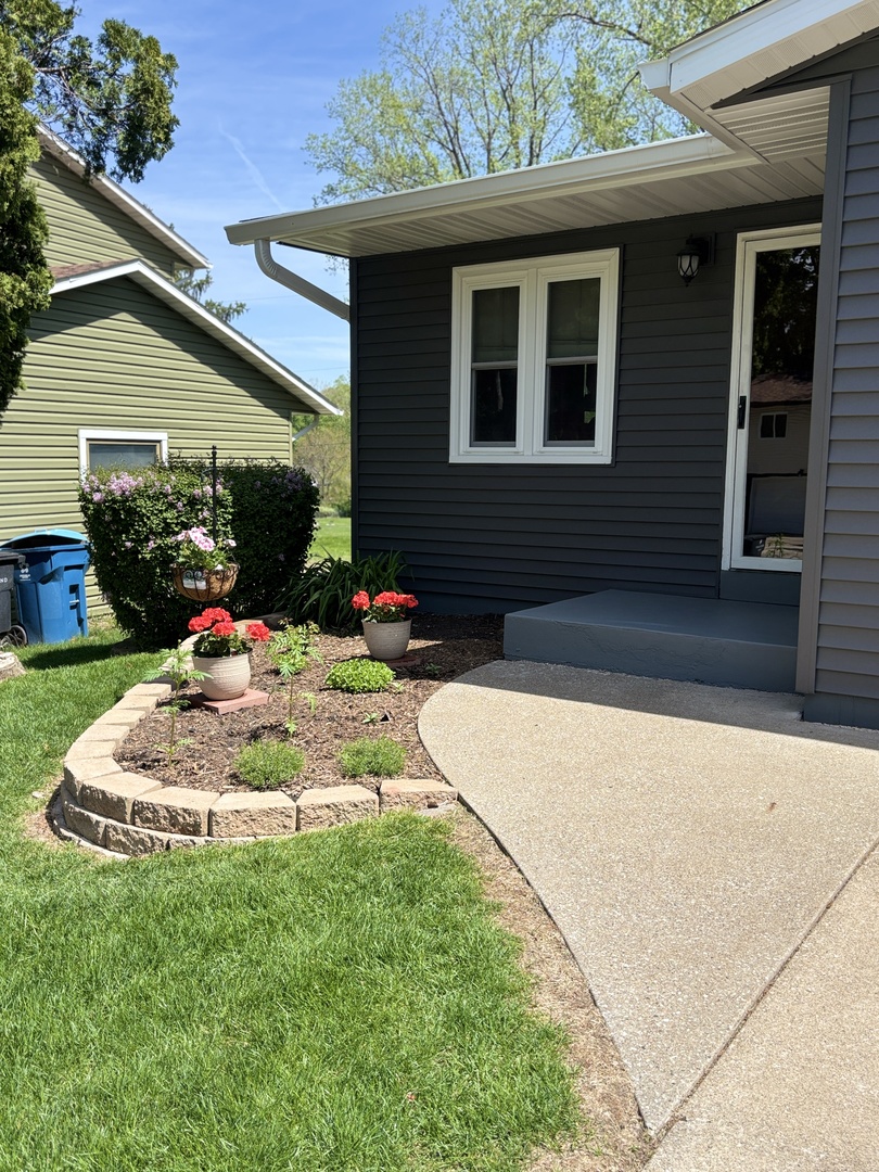 8317 10th Street, Rock Island, IL