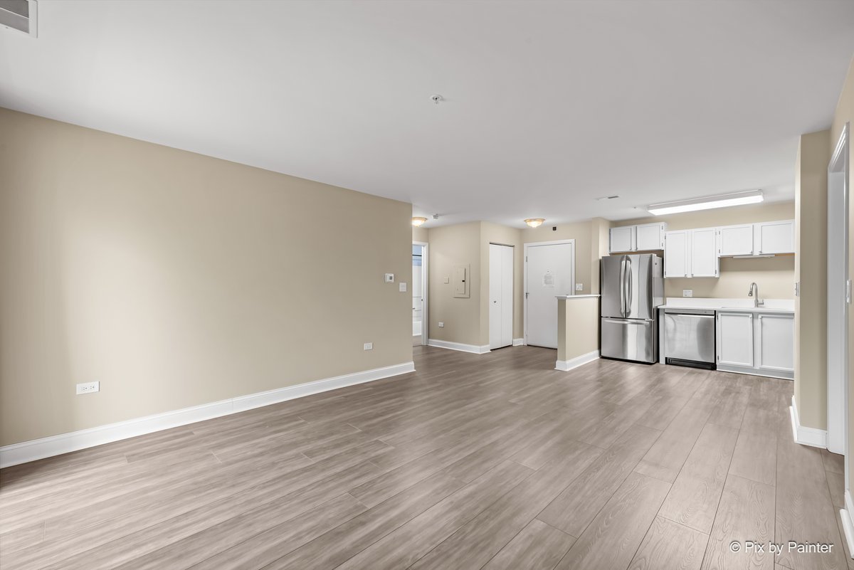 605 BARRINGTON Avenue #222, East Dundee, IL