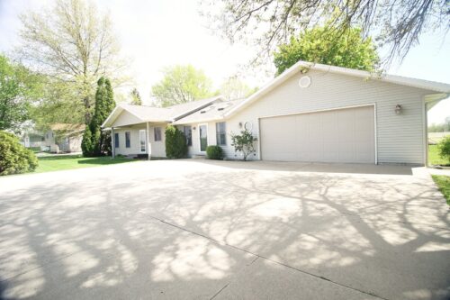 10093 Wolf Road, Geneseo, IL
