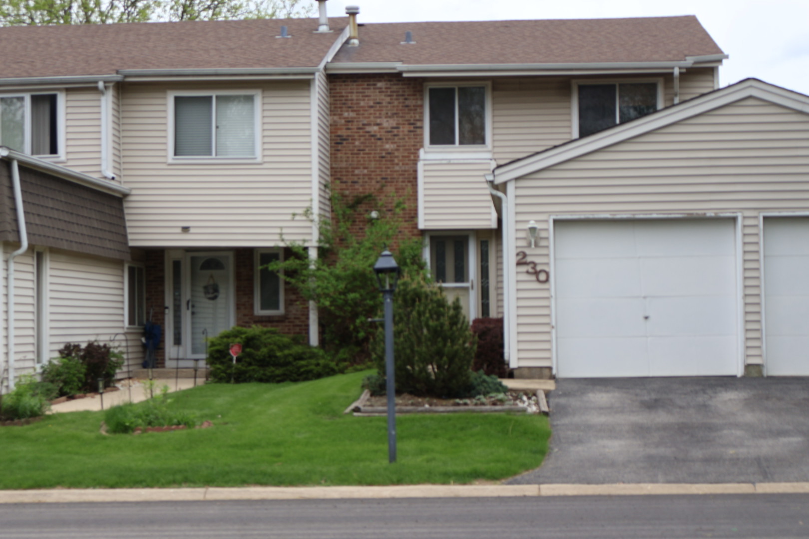 230 Douglass Way, Bolingbrook, IL