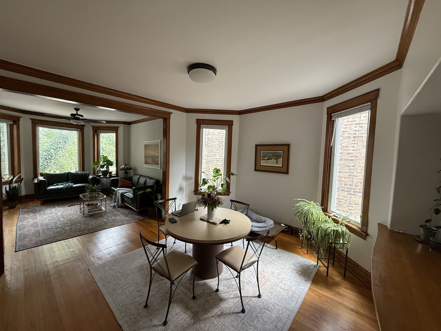 3734 N LEAVITT Street, Chicago, IL