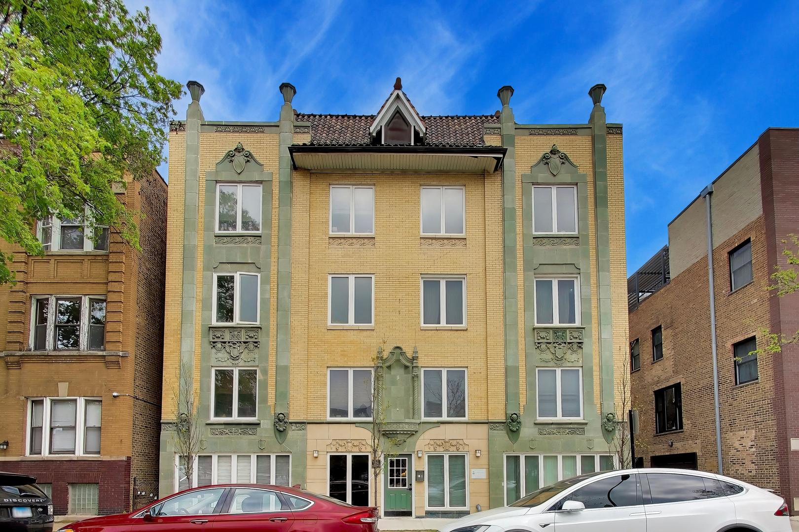 1636 W Melrose Street #303, Chicago, IL