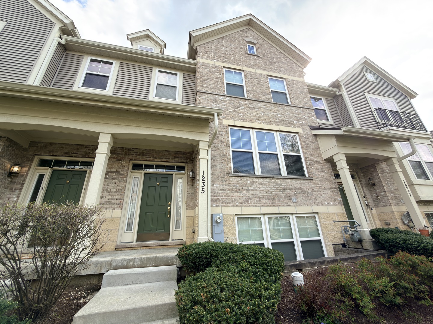 1235 Tuscany Drive, Streamwood, IL