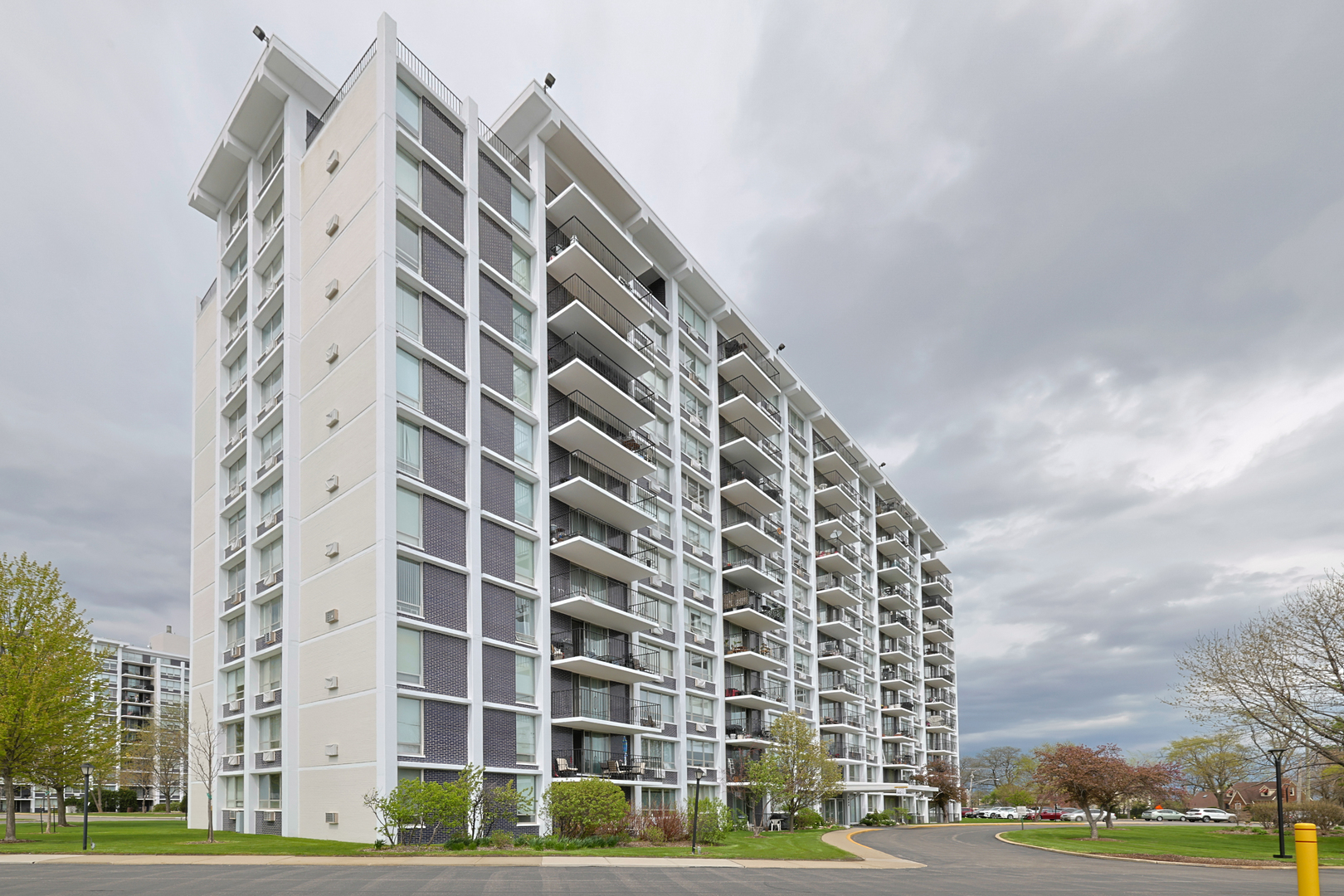 8809 W Golf Road #11D, Niles, IL