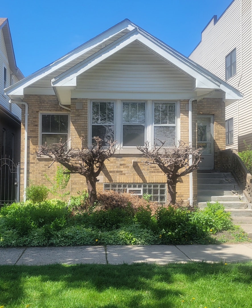 4212 N Mozart Street, Chicago, IL