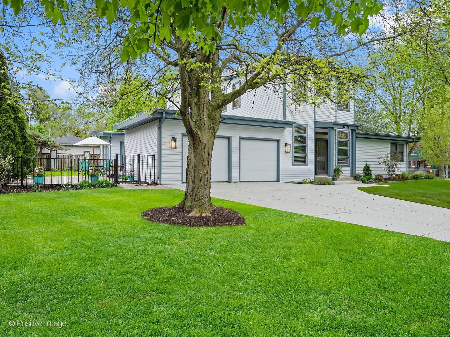 4557 Woodland Avenue, Western Springs, IL