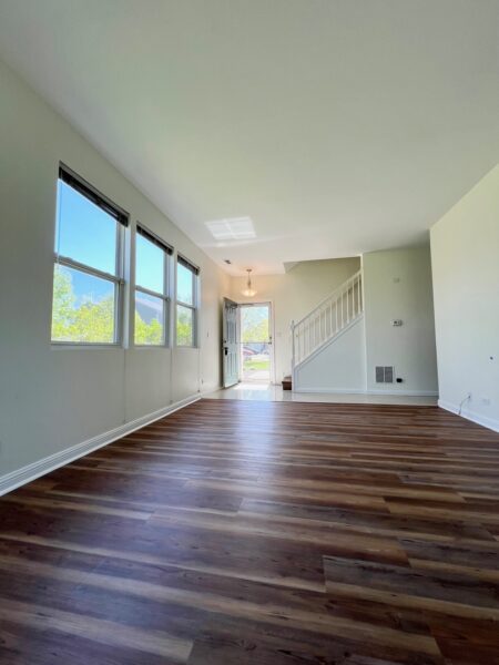 601 Blackstone Court, Aurora, IL