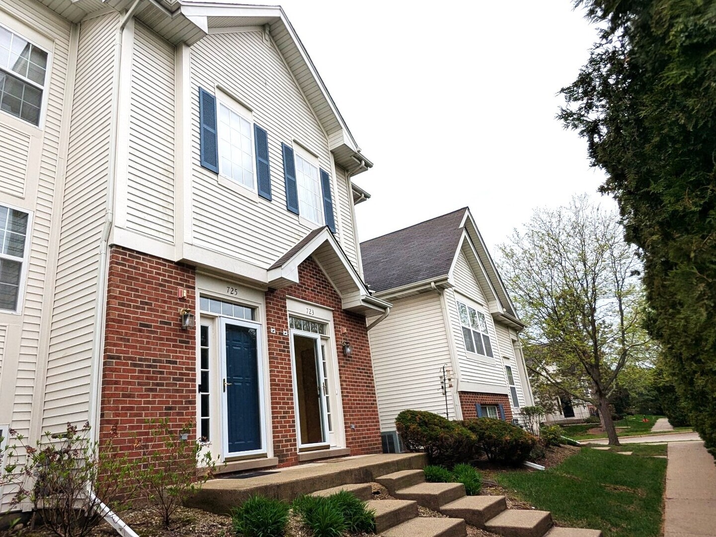723 River Walk Drive #723, Wheeling, IL