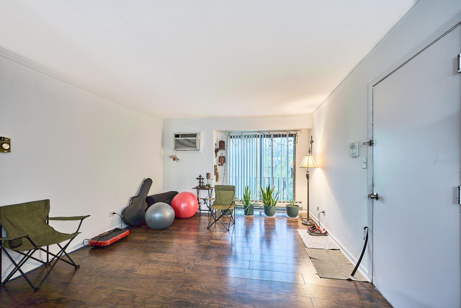 148 Dunteman Drive #302, Glendale Heights, IL