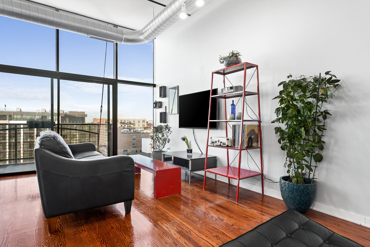 1224 W VAN BUREN Avenue #822, Chicago, IL