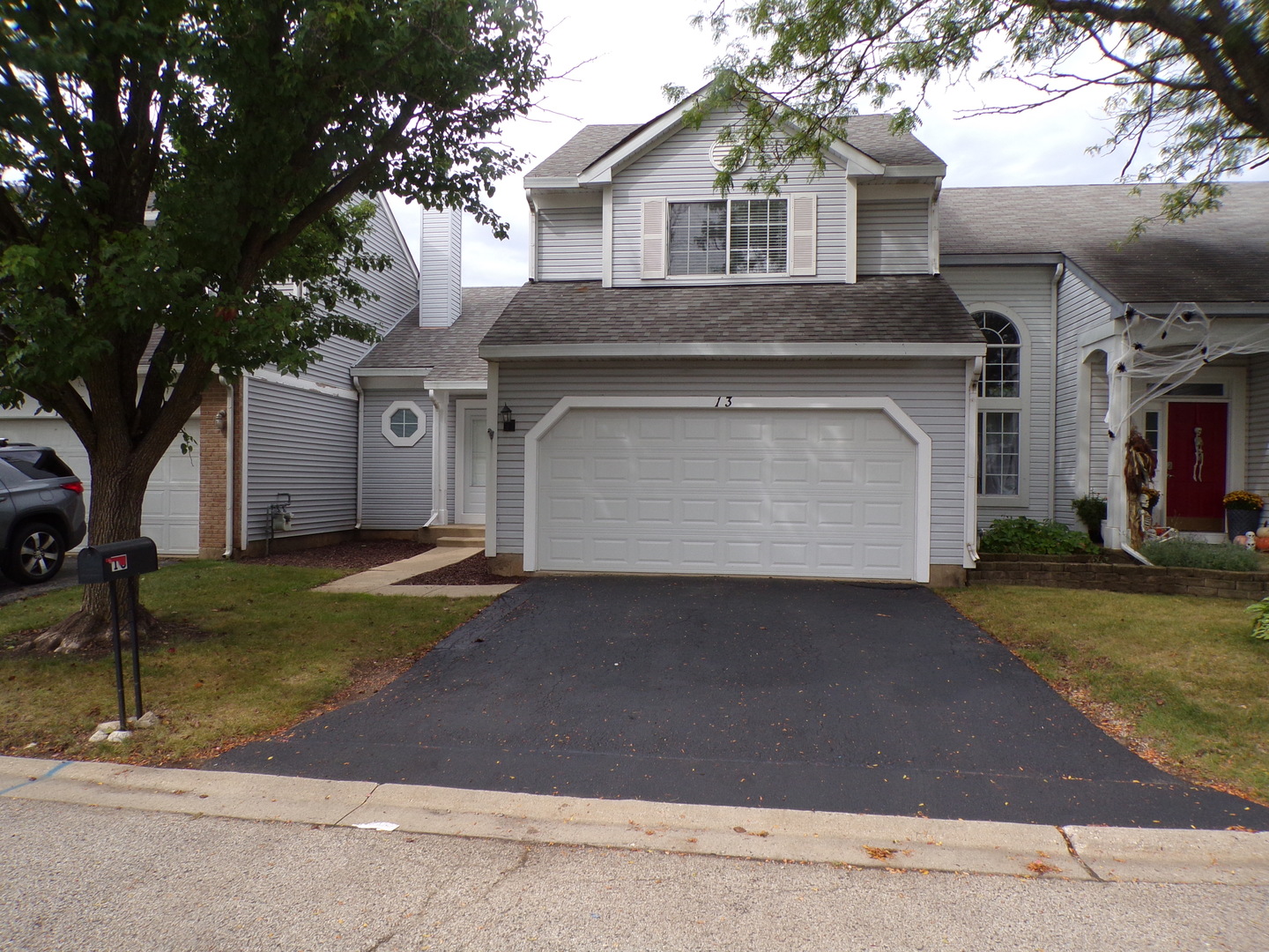 13 Redbud Court, Lake In The Hills, IL