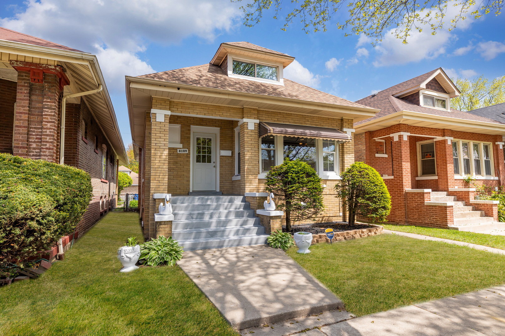 8109 S Marquette Avenue, Chicago, IL