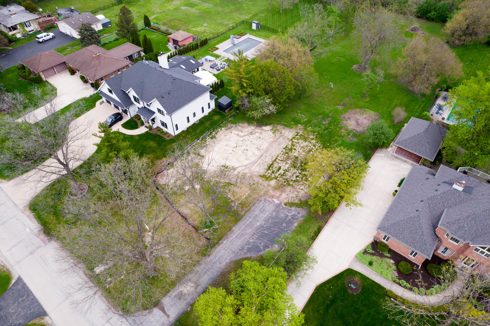 7725 S Drew Avenue, Burr Ridge, IL