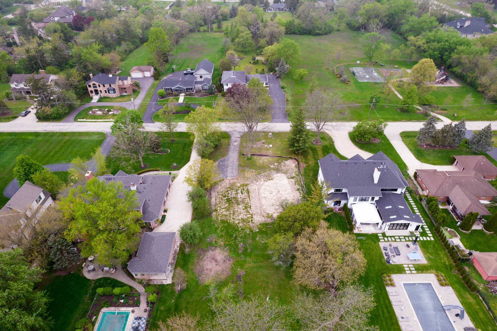 7725 S Drew Avenue, Burr Ridge, IL