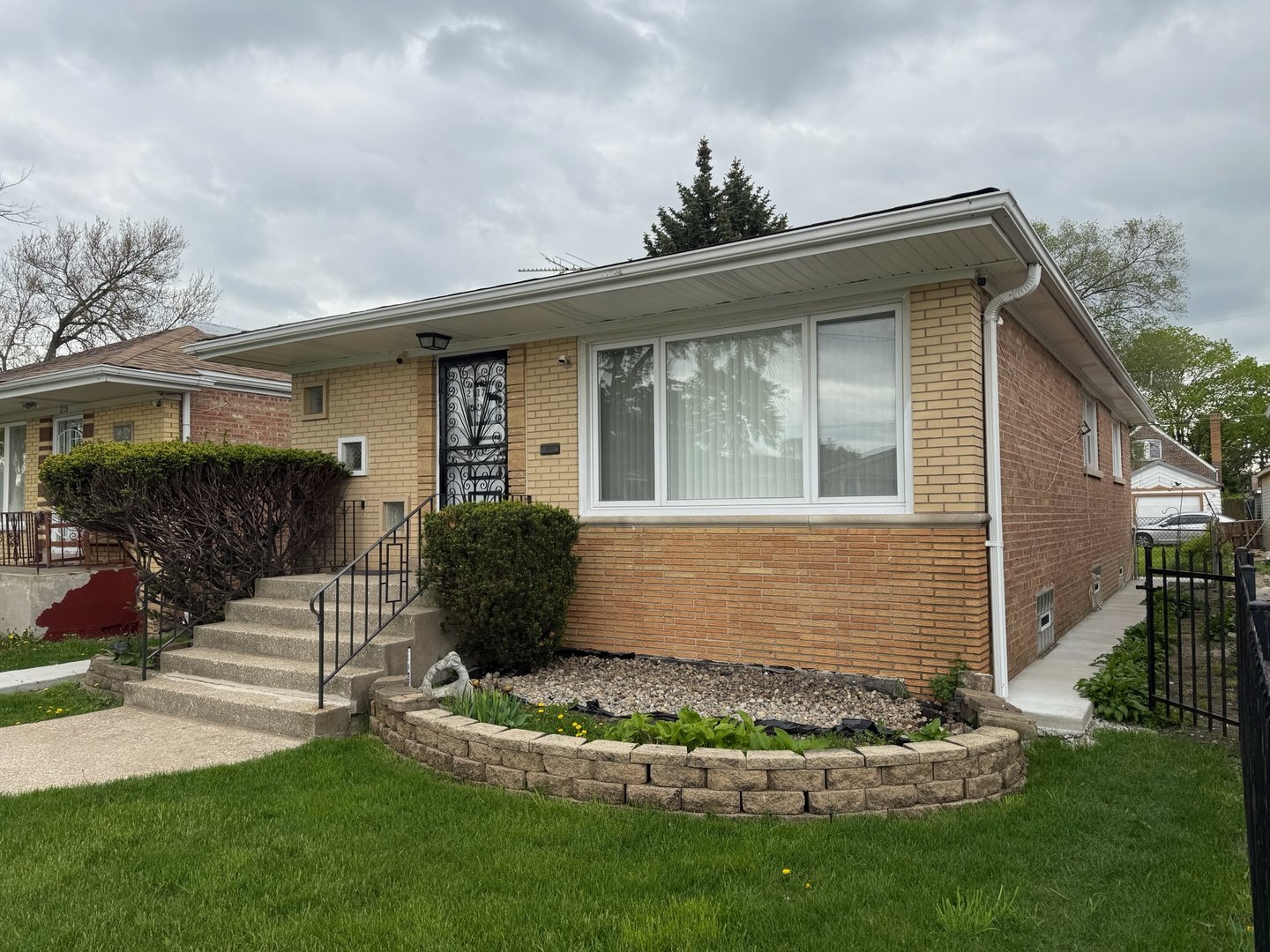 2117 W 71st Place, Chicago, IL