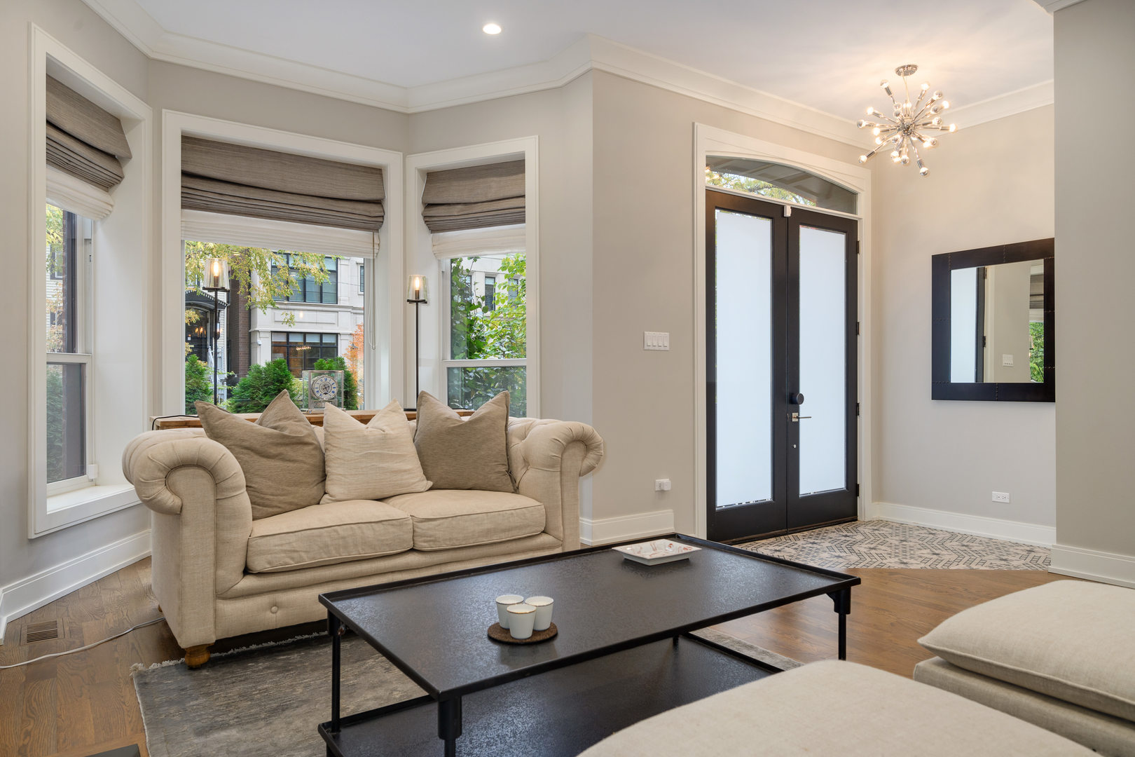 2119 N Kenmore Avenue, Chicago, IL