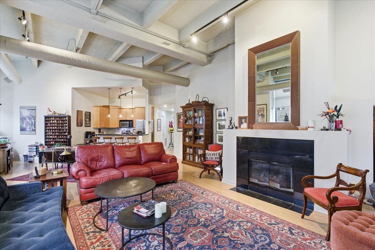 2600 N Southport Avenue #101, Chicago, IL
