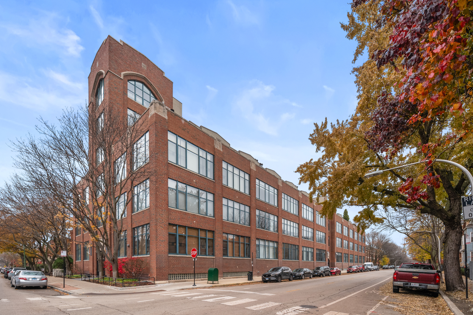 2600 N Southport Avenue #101, Chicago, IL