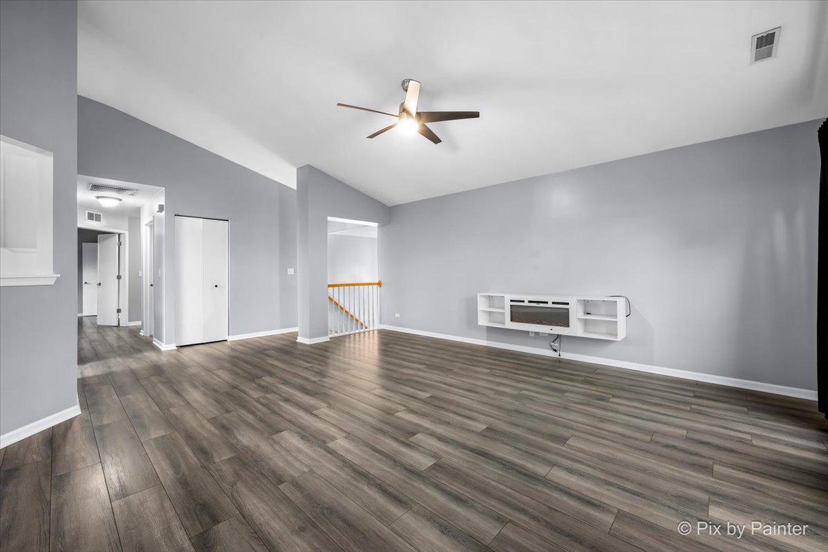 3302 Bromley Lane, Aurora, IL