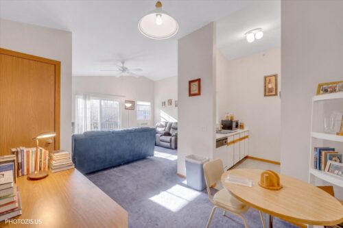 1414 W Clear Water Circle #2F, Round Lake Beach, IL